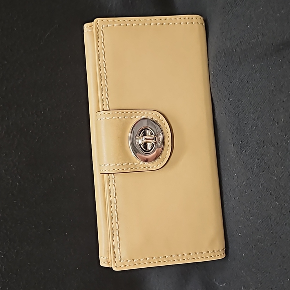 NWOT Coach Wallet